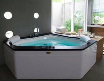 auracorner_jacuzzi.jpg